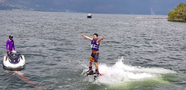 Atraksi water sport yang menjadi salah-satu andalan Toya Devasya, Kintamani, Bali - RFH