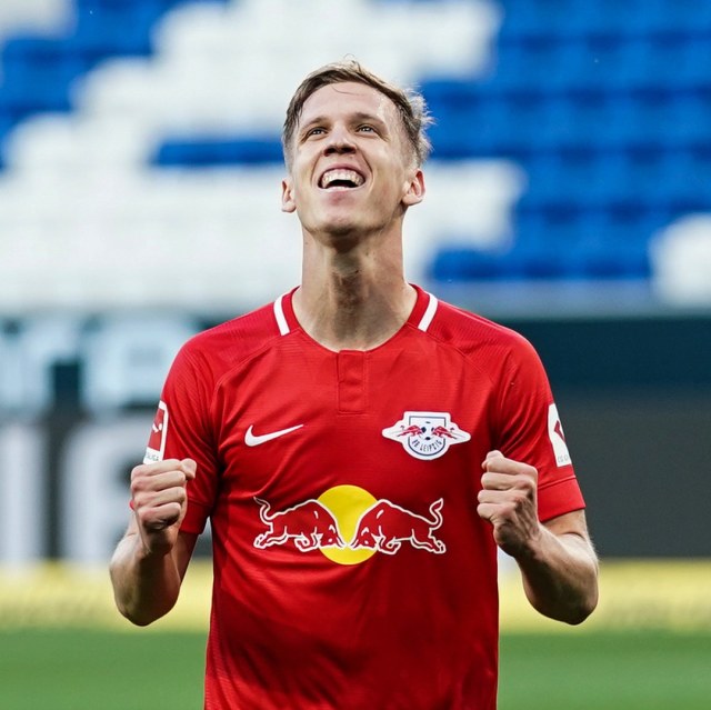 Dani Olmo merayakan golnya untuk RB Leipzig. Foto: Uwe Anspach/Pool via REUTERS