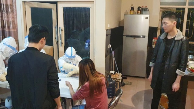 21 WNA asal China diamankan imigrasi di sebuah Villa di Puncak, Bogor. Foto: Dok. Istimewa