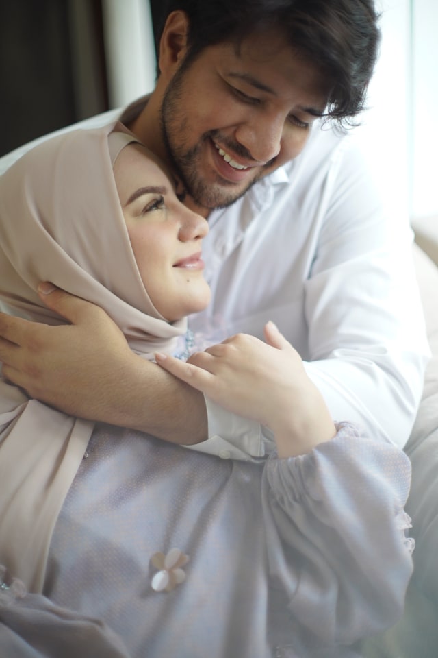 Irish Bella dan Ammar Zoni rilis single. Foto: Dok. Pribadi