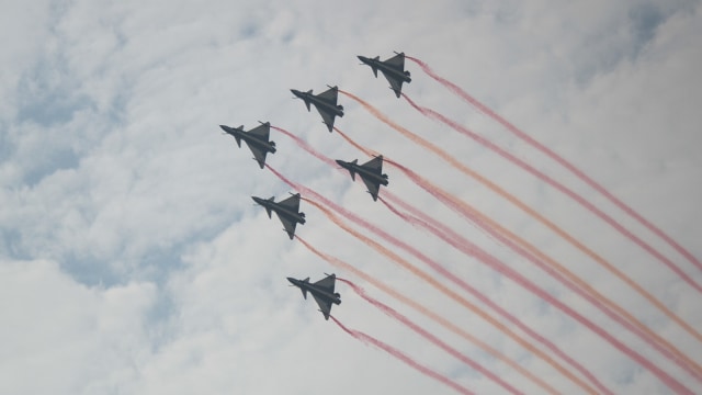 Ilustrasi jet tempur China. Foto: JOHANNES EISELE/AFP