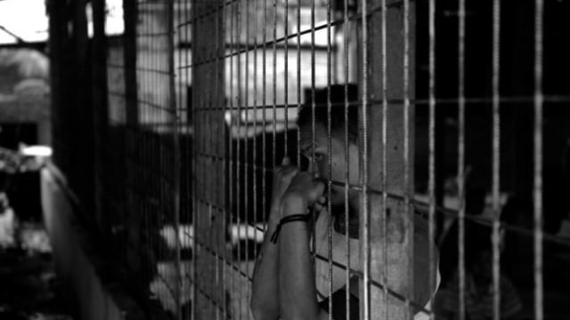 Ilustrasi pasien muslim yang terkena gangguan kejiwaan dan tak bisa ikut merayakan hari raya lebaran layaknya umat muslim pada umumnya. (sumber : viva.co.id)