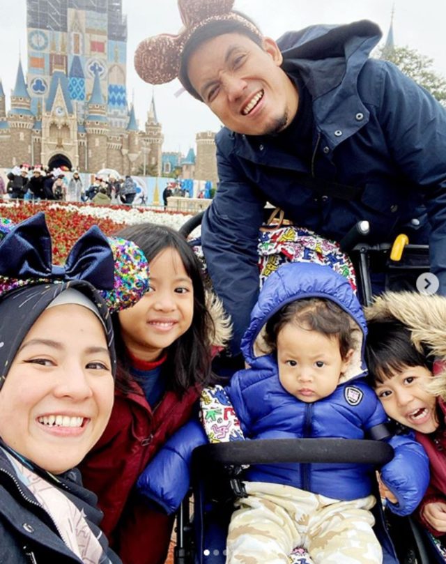 Keluarga Desta. Instagram @desta80s