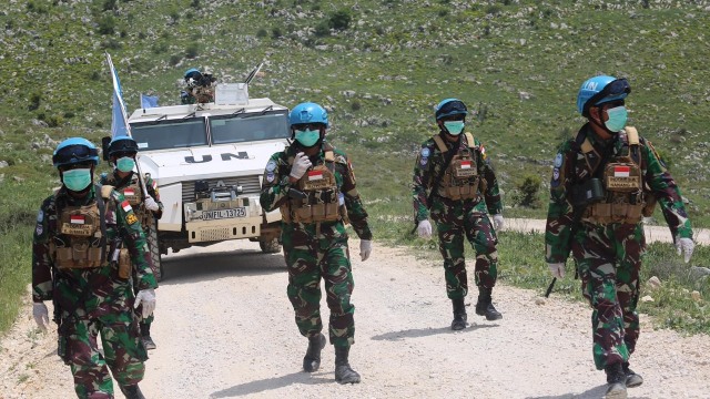 Patroli Kontingen Garuda Indobatt XXIII-N/Unifil di perbatasan Israel dengan Lebanon. Foto: Puspen TNI