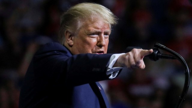 Presiden AS Donald Trump saat kampanye di Pusat BOK, Tulsa, Oklahoma, Amerika Serikat. Foto: Leah Millis/REUTERS