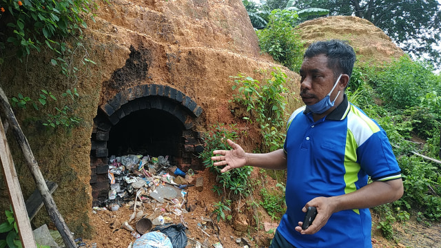 Tokoh Masyarakat, Mansyur menceritakan sejarah Dapur 12. Foto: Rega/kepripedia.com