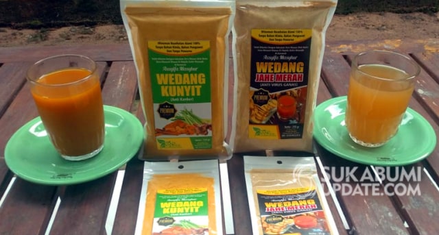 Wedang jahe merah dan wedang kunyit racikan warga Kampung Cibodas, Desa Cibodas, Kecamatan Cibitung, Kabupaten Sukabumi. | Sumber Foto:Ragil Gilang