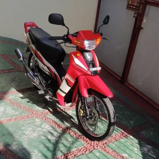 Tampilan depan Yamaha F1ZR Sporty. Foto: Arie Soeta