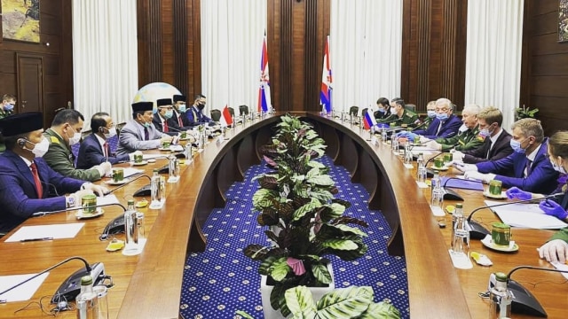 Pertemuan Menteri Pertahanan RI H. Prabowo Subianto dengan Wamenhan Rusia, Colonel General Alexander Fomin, Selasa (23/6) Foto: Instagram/@kemhanRI