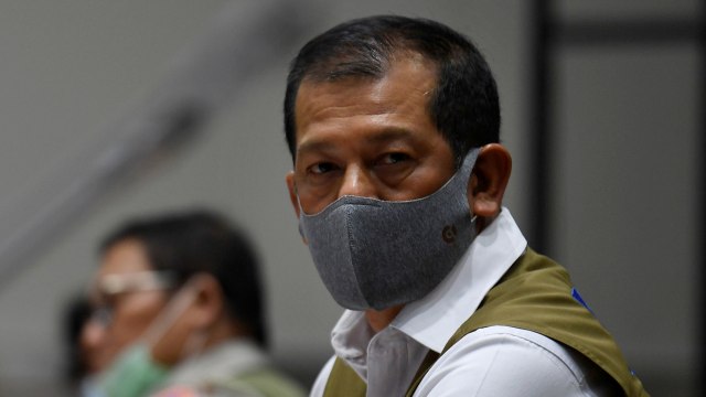 Kepala Badan Nasional Penanggulangan Bencana (BNPB) Letjen TNI Doni Monardo mengikuti rapat kerja bersama Komisi VIII DPR di Kompleks Parlemen Senayan, Jakarta. Foto: Puspa Perwitasari/ANTARA FOTO