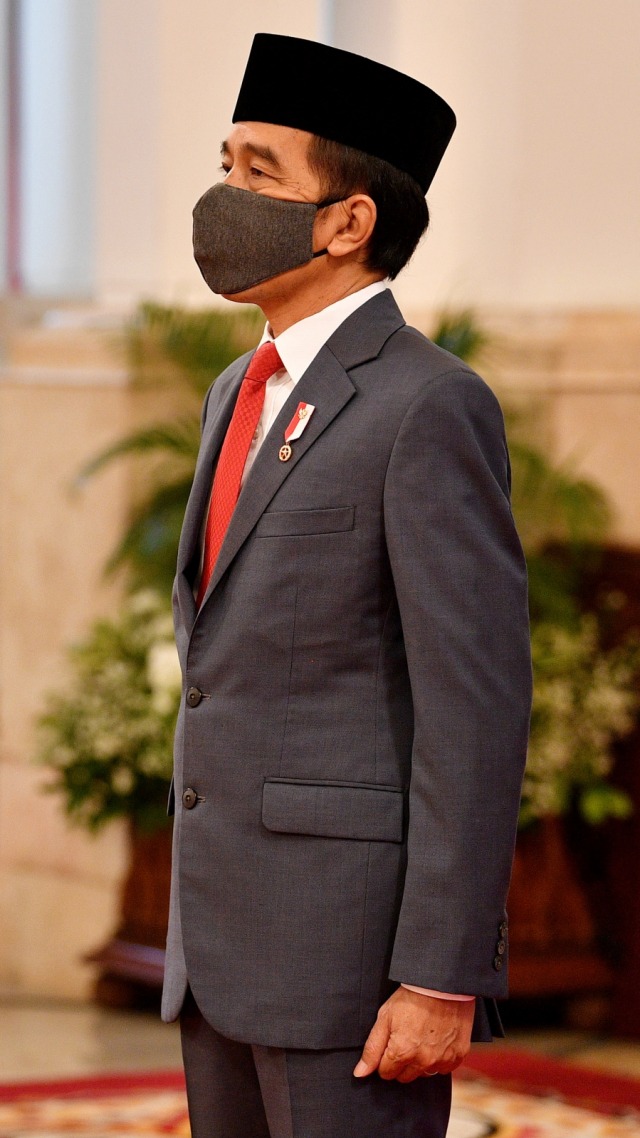 Presiden Joko Widodo melantik keanggotaan Dewan Pimpinan Pusat dan Dewan Pertimbangan Pusat Legiun Veteran Republik Indonesia (LVRI). Foto: Sigid Kurniawan/POOL/Antara Foto