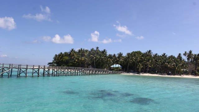 Pulau Samataha yang berada di Kepulauan Balabalakang, Mamuju, Sulawesi Barat. Foto: Dok. Istimewa