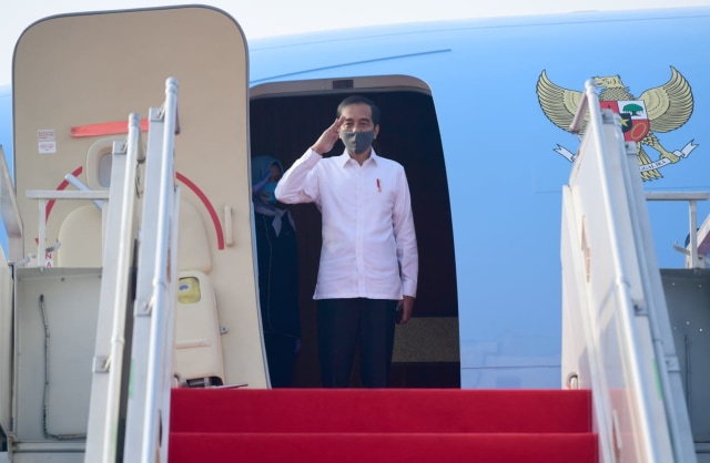 Presiden Jokowi bertolak menuju Jatim dari Bandara Halim Perdanakusuma, Jakarta Timur. Foto: Muchlis Jr - Biro Pers Sekretariat Presiden