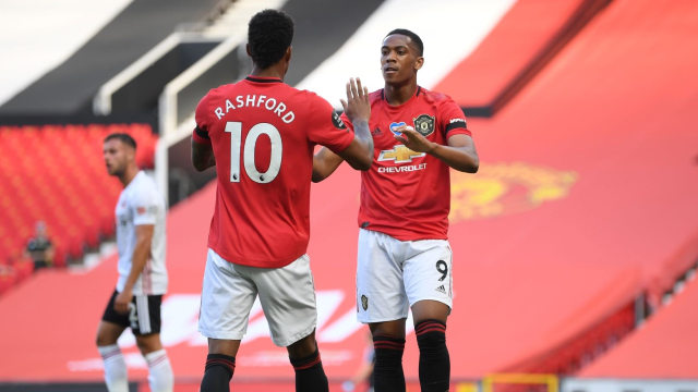 Marcus Rashford dan Anthony Martial saat bela Manchester United di laga vs Sheffield United. Foto: Michael Regan/Pool via REUTERS