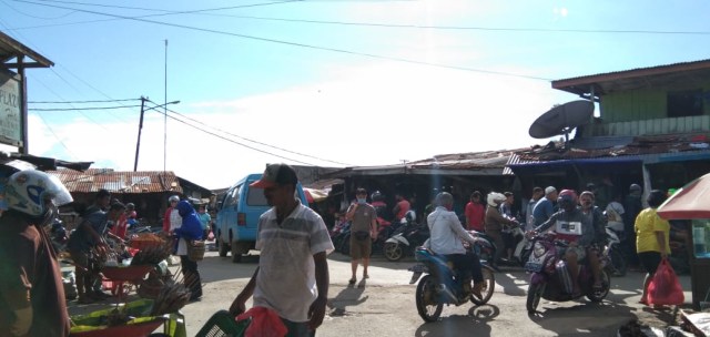 Tampak aktivitas di Pasar Remu Kota Sorong, foto : Yanti