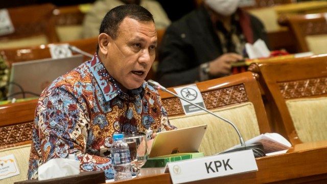 Ketua KPK Firli Bahuri menyampaikan tanggapannya saat mengikuti Rapat Dengar Pendapat dengan Komisi III DPR di komplek Parlemen, Jakarta.  Foto: Muhammad Adimaja/ANTARA FOTO