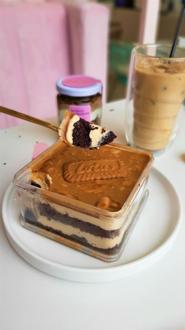 Lotus dessert box Bittersweet by Najla Foto: Azalia Amadea/Kumparan