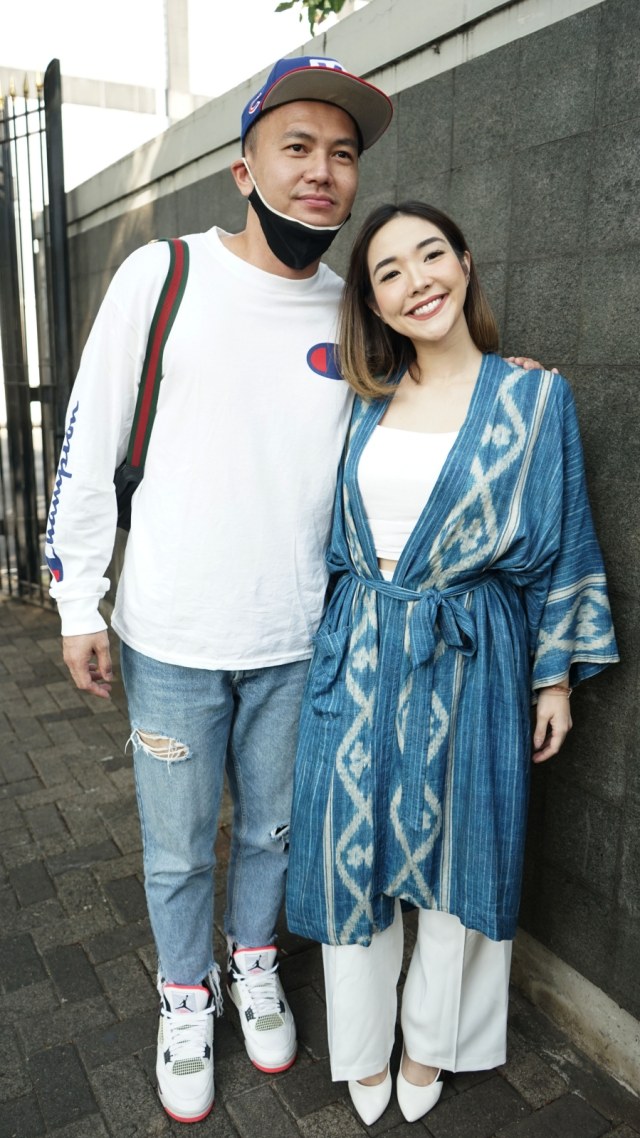 Artis Gisel Anastasia dan Wijaya Kusuma saat ditemui di kawasan Tendean, Jakarta, Senin, (29/6). Foto: Ronny