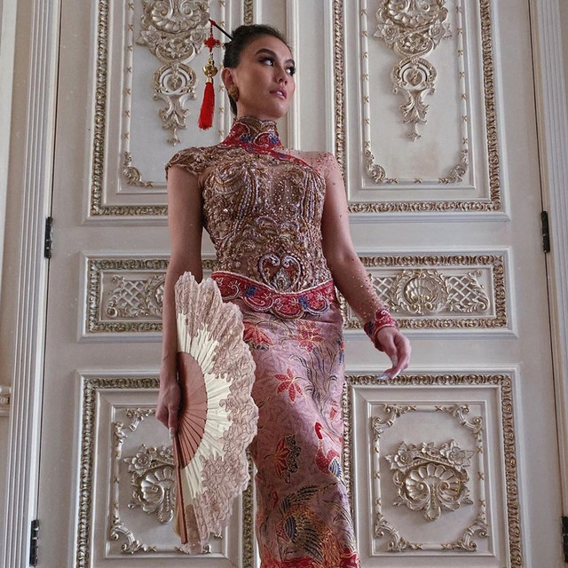 Agnez Mo Kenakan Kebaya Rancangan Anne Avantie Foto: Instagram @agnezmo