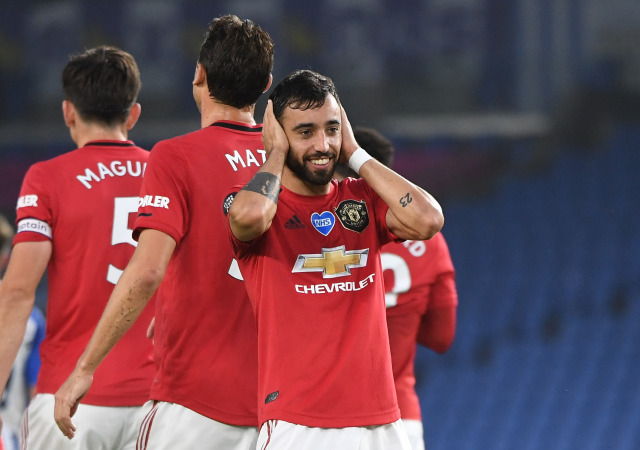 Bruno Fernandes melakukan selebrasi saat melawan Burnemouth. Foto: Andy Rain/Pool via REUTERS