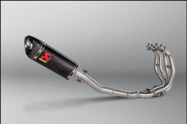 Knalpot Akrapovic untuk Ninja ZX-25R. Foto: Asphalt & Rubber