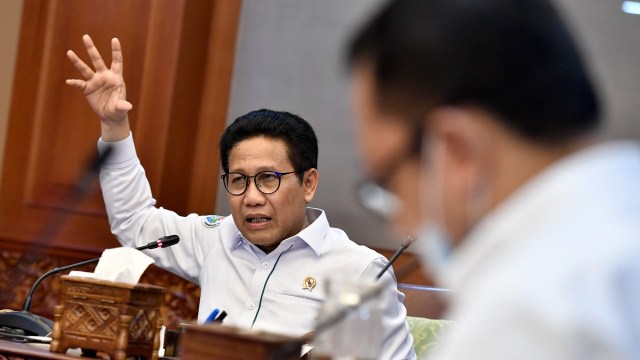 Mendes Abdul Halim Iskandar memimpin rapat koordinasi membahas Program One Village One Inovation di Jakarta, Selasa (30/6).  Foto: Kemendes PDTT