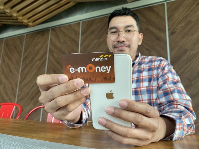 com-ilustrasi pengguna e-money Foto: dok. Bank Mandiri