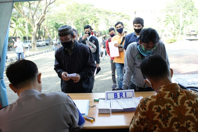 com-BRI dan Polri Beri Layanan SIM Gratis di HUT ke -74 Bhayangkara Foto: dok. Bank BRI