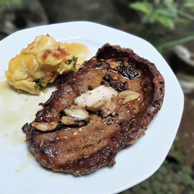 Steak dari daging sapi Bonanza Foto: Azalia Amadea/Kumparan
