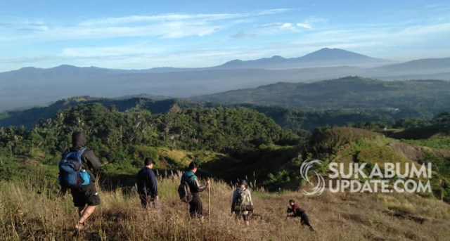 Pemandangan dari Bukit Pamancar di Desa Jampang Tengah, Kecamatan Jampang Tengah, Kabupaten Sukabumi. | Sumber Foto:Pemdes Jampang Tengah