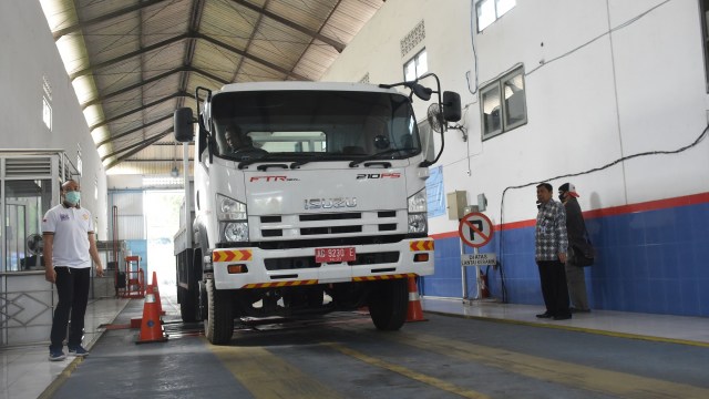 Simulasi pembukaan uji KIR di Dishub Sleman.
 Foto: Dishub Kabupaten Sleman