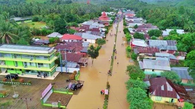 Suasana Kabupaten Boalemo yang dilanda banjir. Jumat (3/7). Foto: Dok istimewa