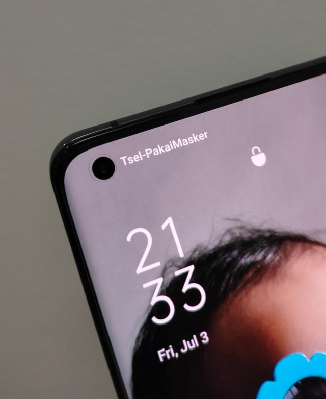 Tulisan Network Name Telkomsel berubah jadi 'Tsel-PakaiMasker'. Foto: Aditya Panji/kumparan