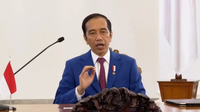 Presiden Joko Widodo pada pembukaan konferensi virtual Forum Rektor Indonesia di Istana Bogor. Foto: Dok. Youtube Sekretariat Presiden RI