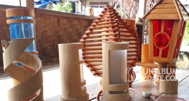 Kerajinan bambu hasil karya pemuda Cisolok Kabupaten Sukabumi | Sumber Foto:SUKABUMIUPDATE/NANDI