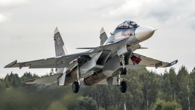 Ilustrasi pesawat tempur Sukhoi Su-35.
 Foto: Shutterstock
