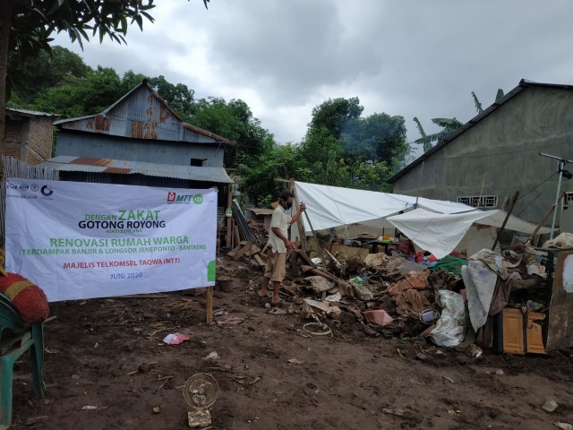 "IZI dan MTT Bangun Kembali Rumah Terdampak Banjir dan Longsor" - Dok. IZI