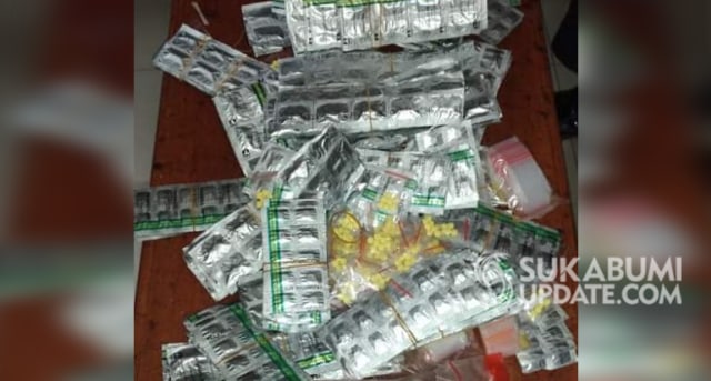 Barang bukti obat ilegal yang dijual toko kosmetik di Parungkuda Sukabumi | Sumber Foto:ISTIMEWA