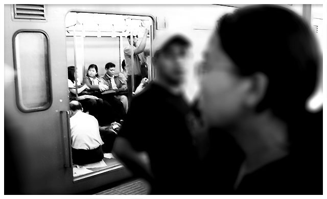 Suasana KRL (flickr.com/rnugraha)