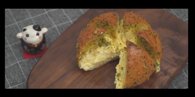 Ilustrasi Korean Cheese Garlic Bread. Foto: Youtube/Nino's Home