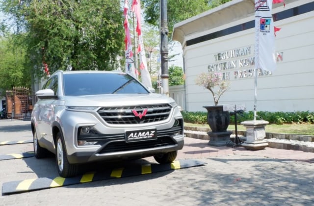 Wuling Almaz tipe Smart Enjoy 7-seater Foto: dok. Wuling