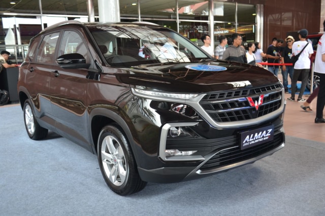 Wuling Almaz tipe Smart Enjoy 7-seater Foto: dok. Wuling