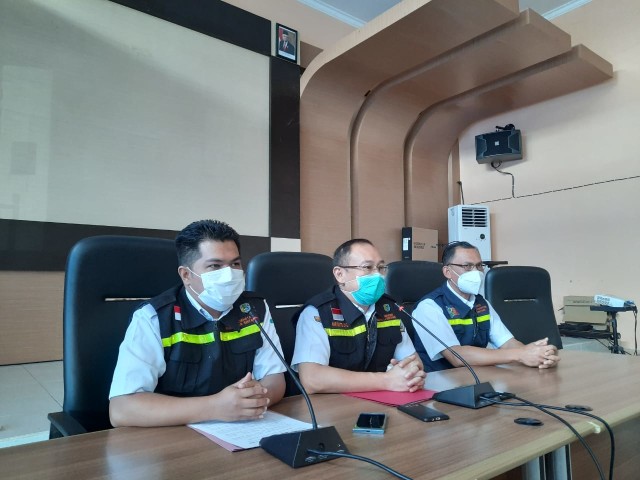 Kepala Dinas Kesehatan Sintang, dr Harysinto Linoh kembali mengumumkan sembuhnya dua pasien COVID-19, Rabu (8/7). Foto: Yusrizal/Hi!Pontianak