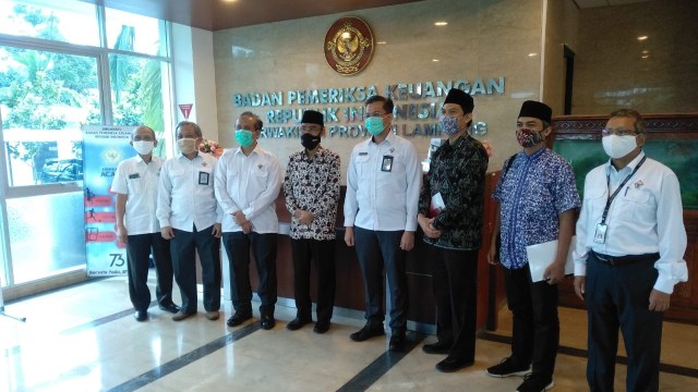 Anggota DPD-RI Lampung Abdul Hakim mengunjungi kantor BPK RI Lampung. Foto: Dok tim media Abdul Hakim