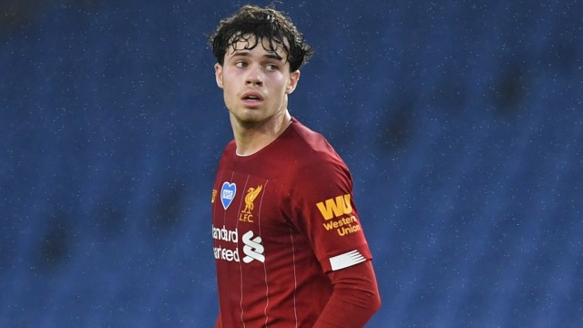 Pemain Liverpool, Neco Williams, di laga Brighton & Hove Albion vs Liverpool di Stadion American Express Community. Foto: Daniel Leal Olivas/Pool via REUTERS
