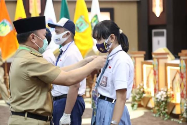 Gubernur Kalteng Sugianto Sabran secara simbolis membuka MPLS bagi peserta didik baru tahun ajaran 2020/2021 di Kantor Gubernur, (13/7).