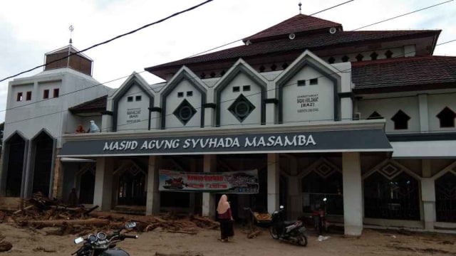 Salah satu masjid yang terkena banjir bandang di Masamba, Luwu Utara, Sulsel. Foto: Dok. Istimewa
