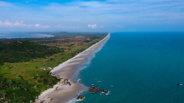 Panorama keindahan pantai wisata di Bangka Belitung. Foto: Pemprov Banga Belitung