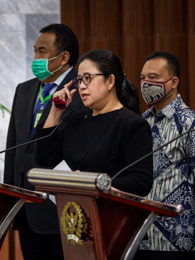 Ketua DPR Puan Maharani saat menerima draf RUU Badan Pembinaan Ideologi Pancasila (RUU BPIP) dari pemerintah. Foto: Dhemas Reviyanto/ANTARA FOTO