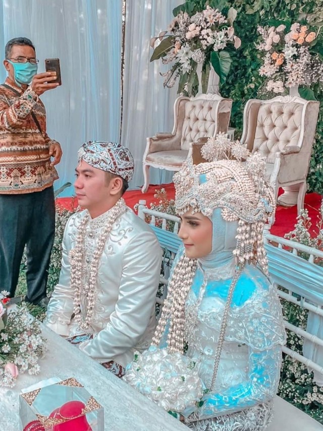 Rizki D'Academy dan Nadya Mustika Rahayu. Foto: Instagram/evi_masamba_real